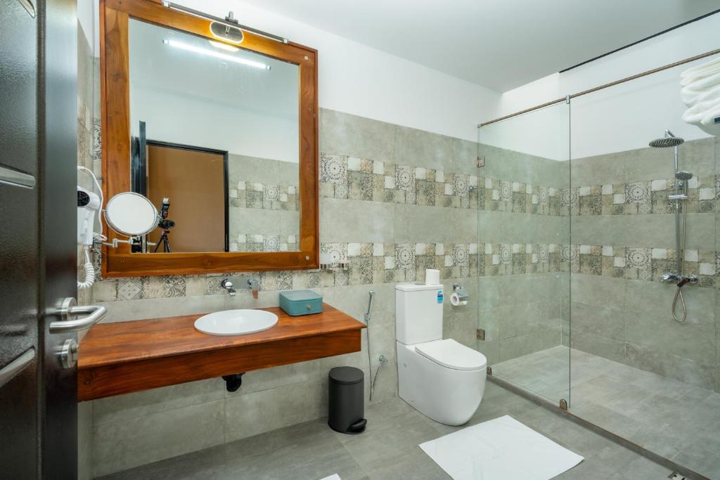 Deluxe Room - Bathroom